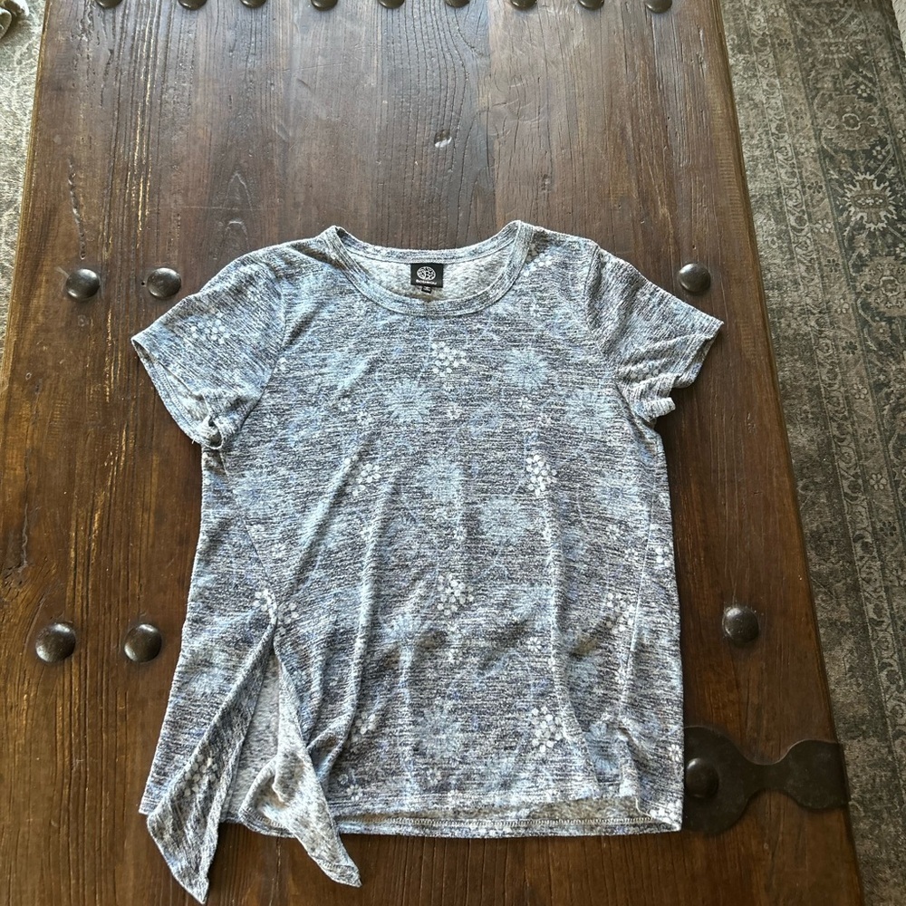 Bobeau Gray and White Short Sleeve Tee